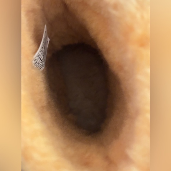 UGG Boots - Picture 4 of 11